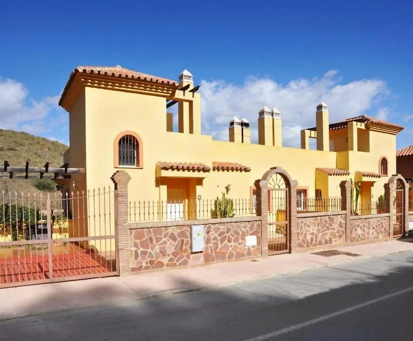 5 Bedroom Villa To Rent In La Sierrezuela, Mijas Μάλαγα