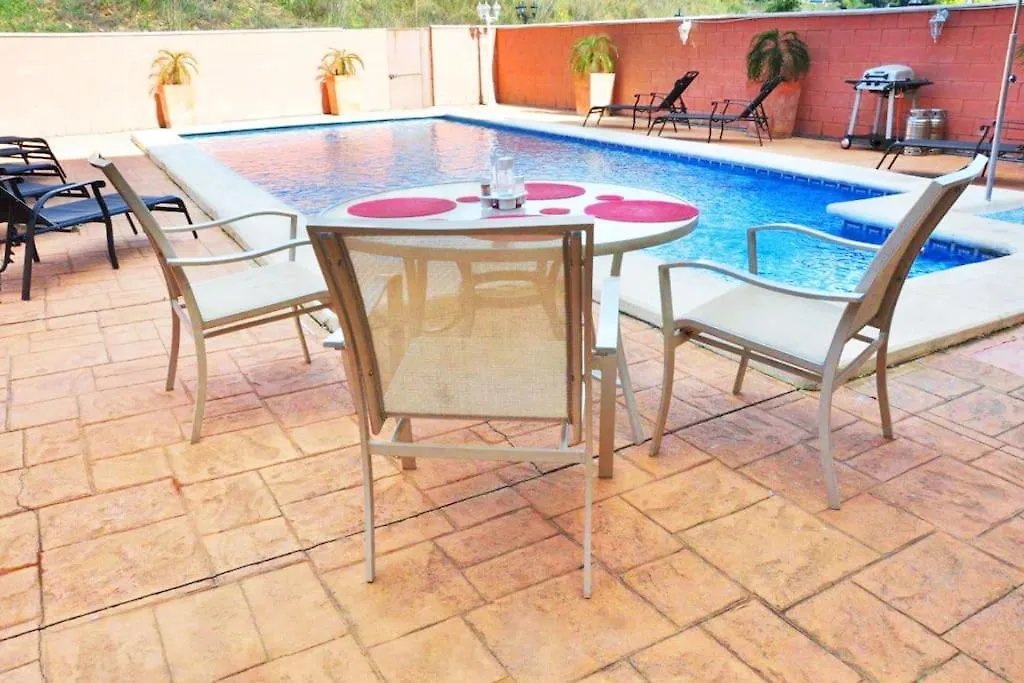 5 Bedroom Villa To Rent In La Sierrezuela, Mijas Μάλαγα
